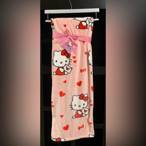 Hello Kitty Valentines day pink heart throw blanket